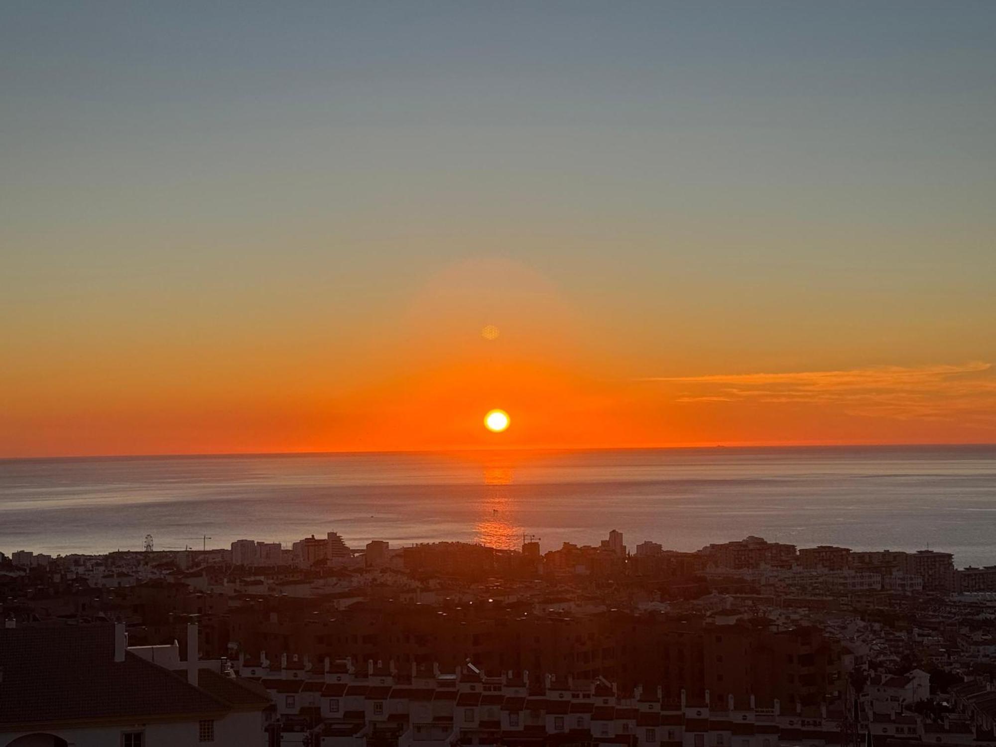Peaceful Studio With Amazing Sea Views And Free Parking ベナルマデナ エクステリア 写真
